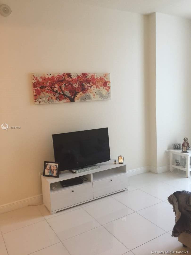 TERRAZAS RIVERPARK VILLAG - Residential Lease