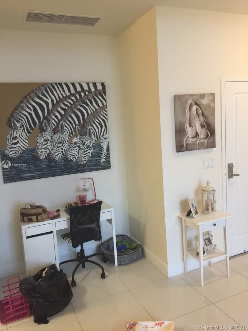 TERRAZAS RIVERPARK VILLAG - Residential Lease