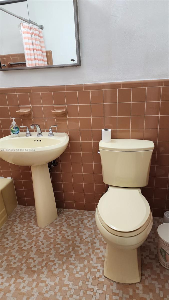 WESTWOOD LAKE 8TH ADDN - Residential