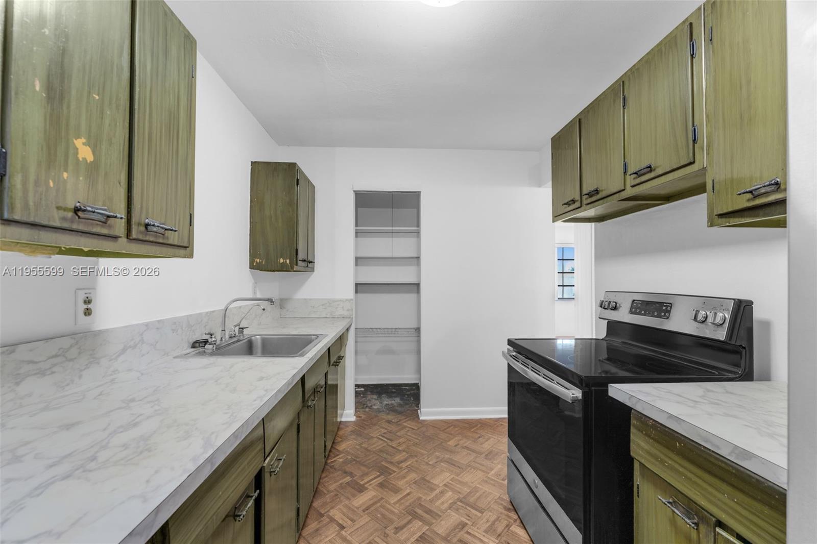 WESTWOOD LAKE 8TH ADDN - Residential