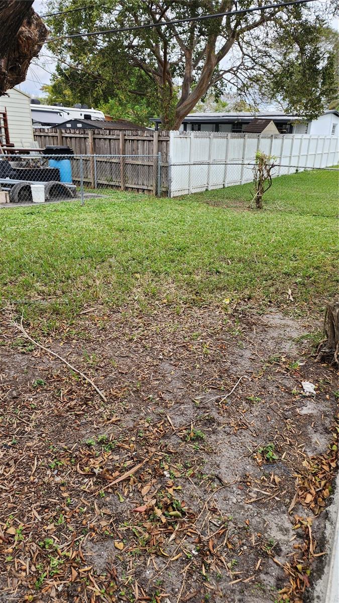 WESTWOOD LAKE 8TH ADDN - Residential