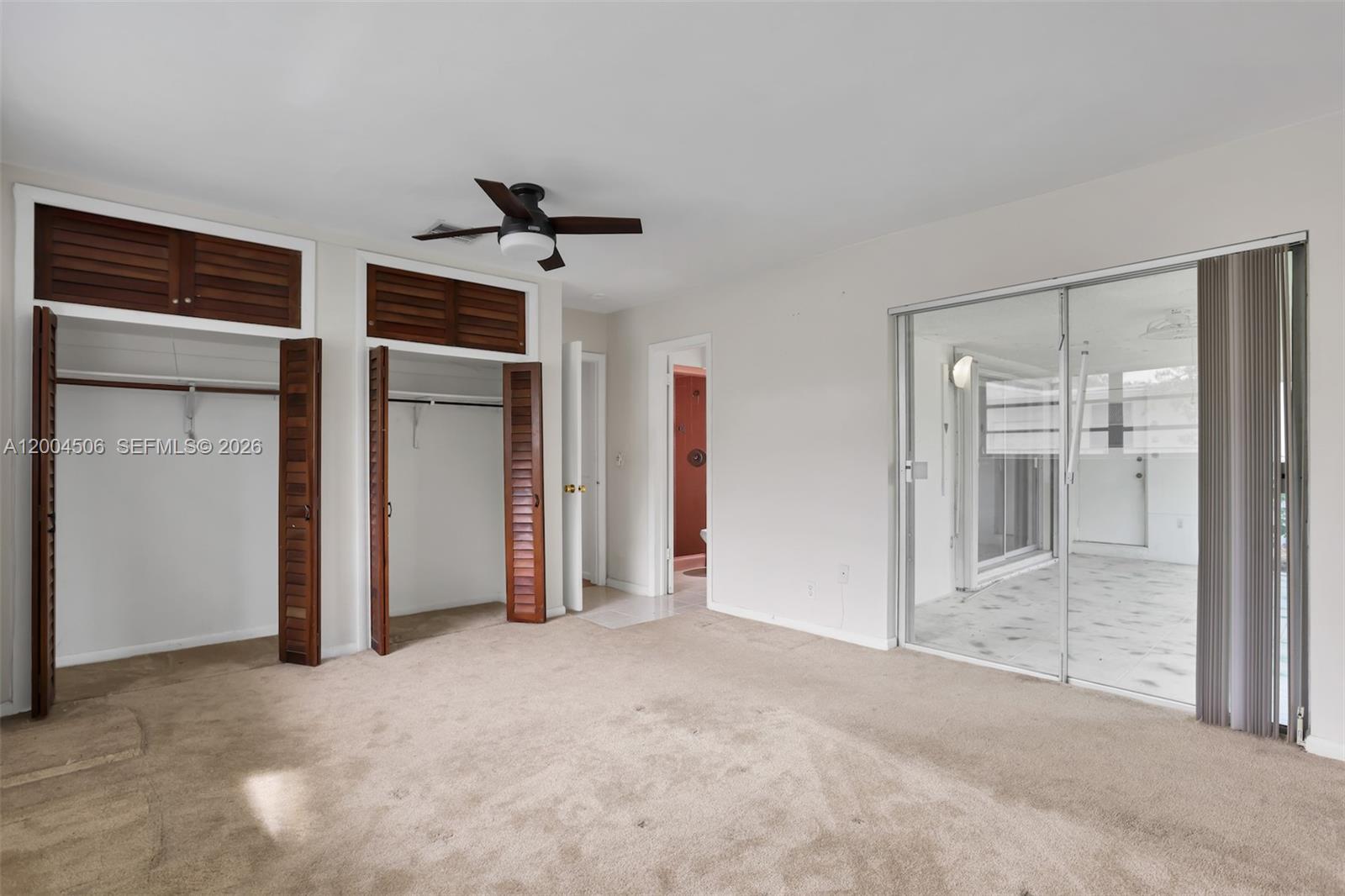 HOLLYWOOD HILLS - Residential