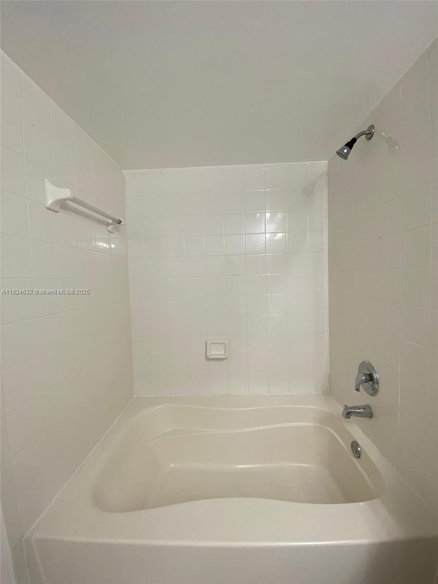 4824 N State Road 7 204-9