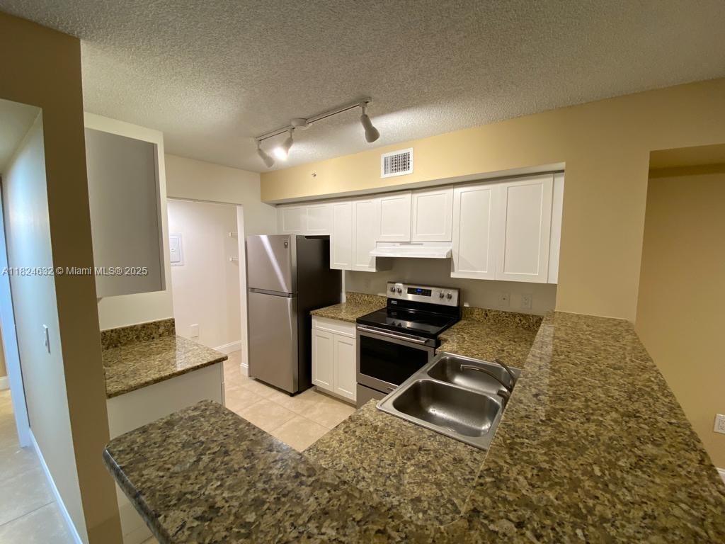 COCONUT CREEK - Residential Lease