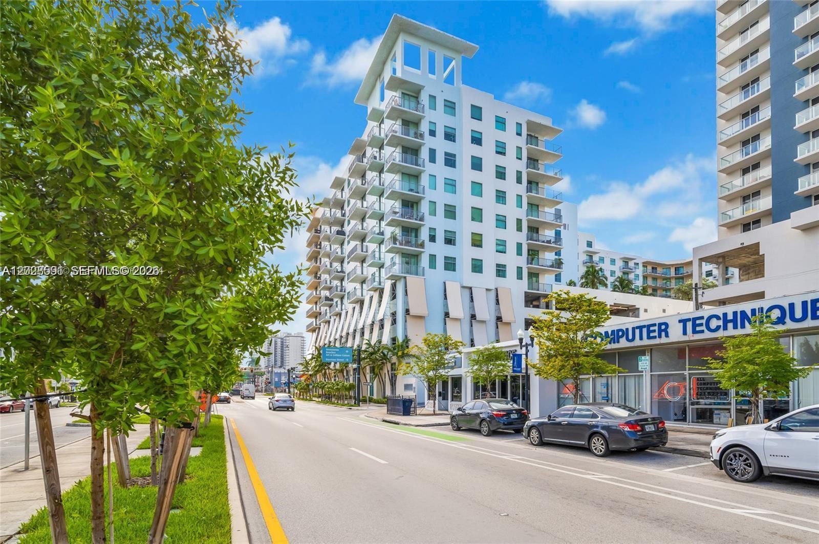HOLLYWOOD STATION - Residential
