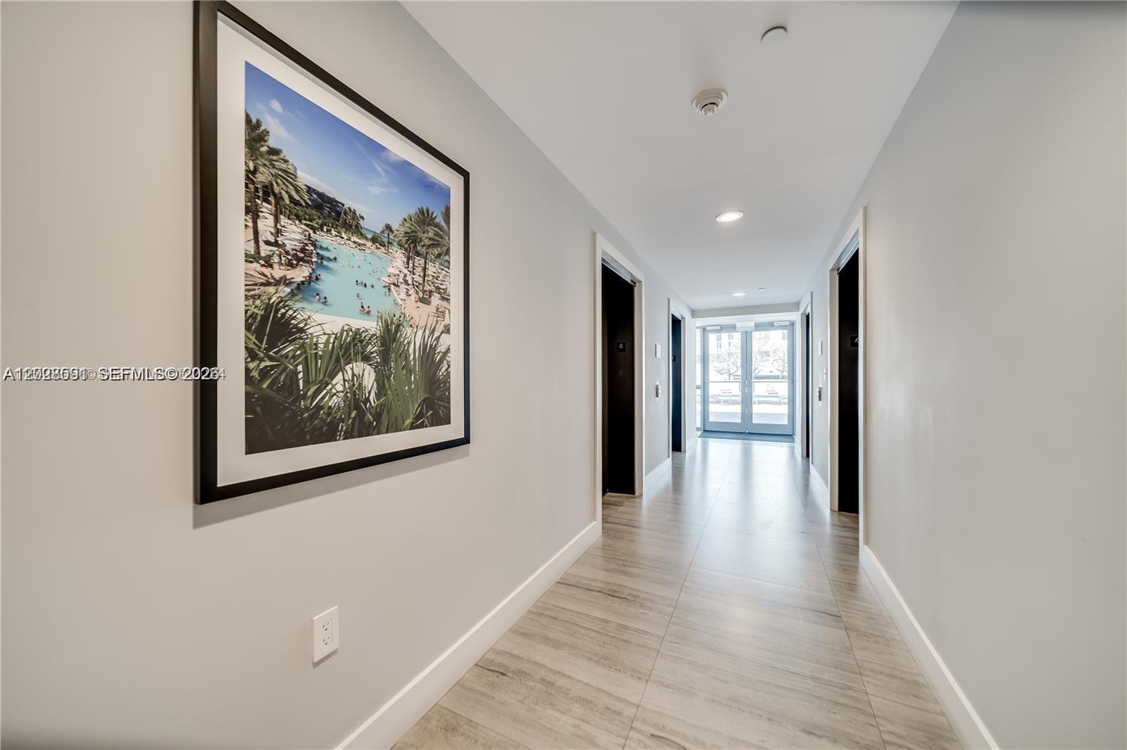 HOLLYWOOD STATION - Residential