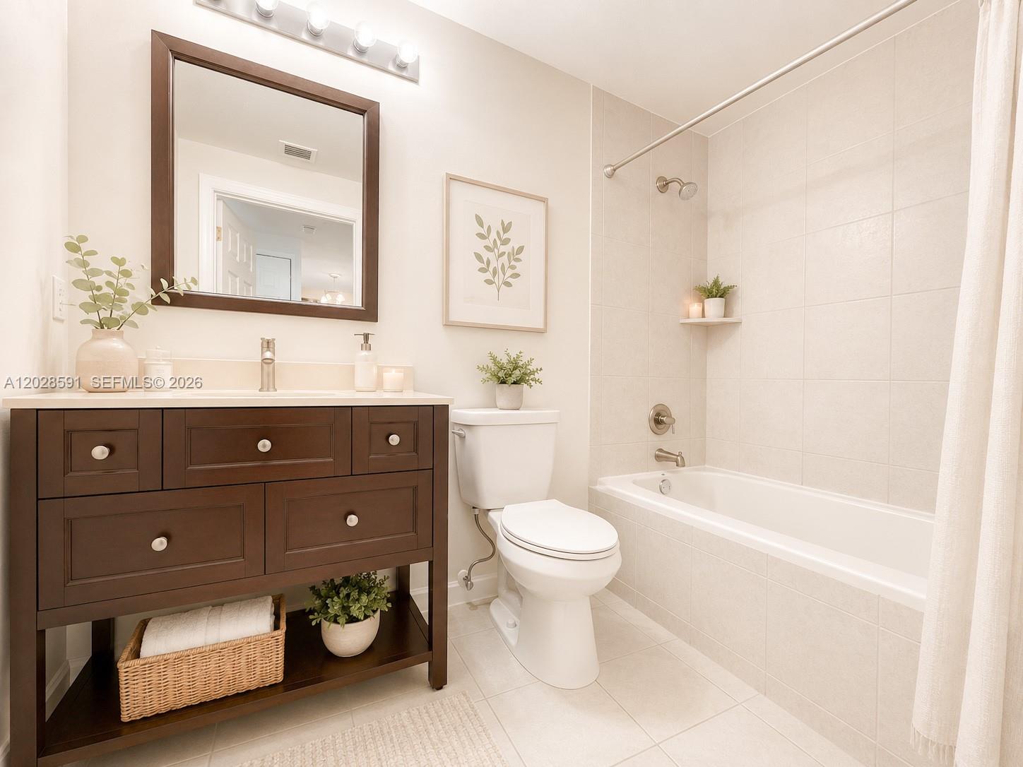 HOLLYWOOD STATION - Residential