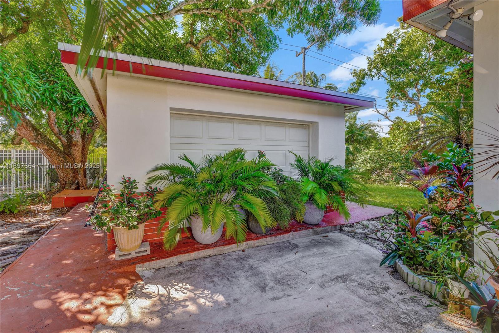 SUNKIST GROVE - Residential