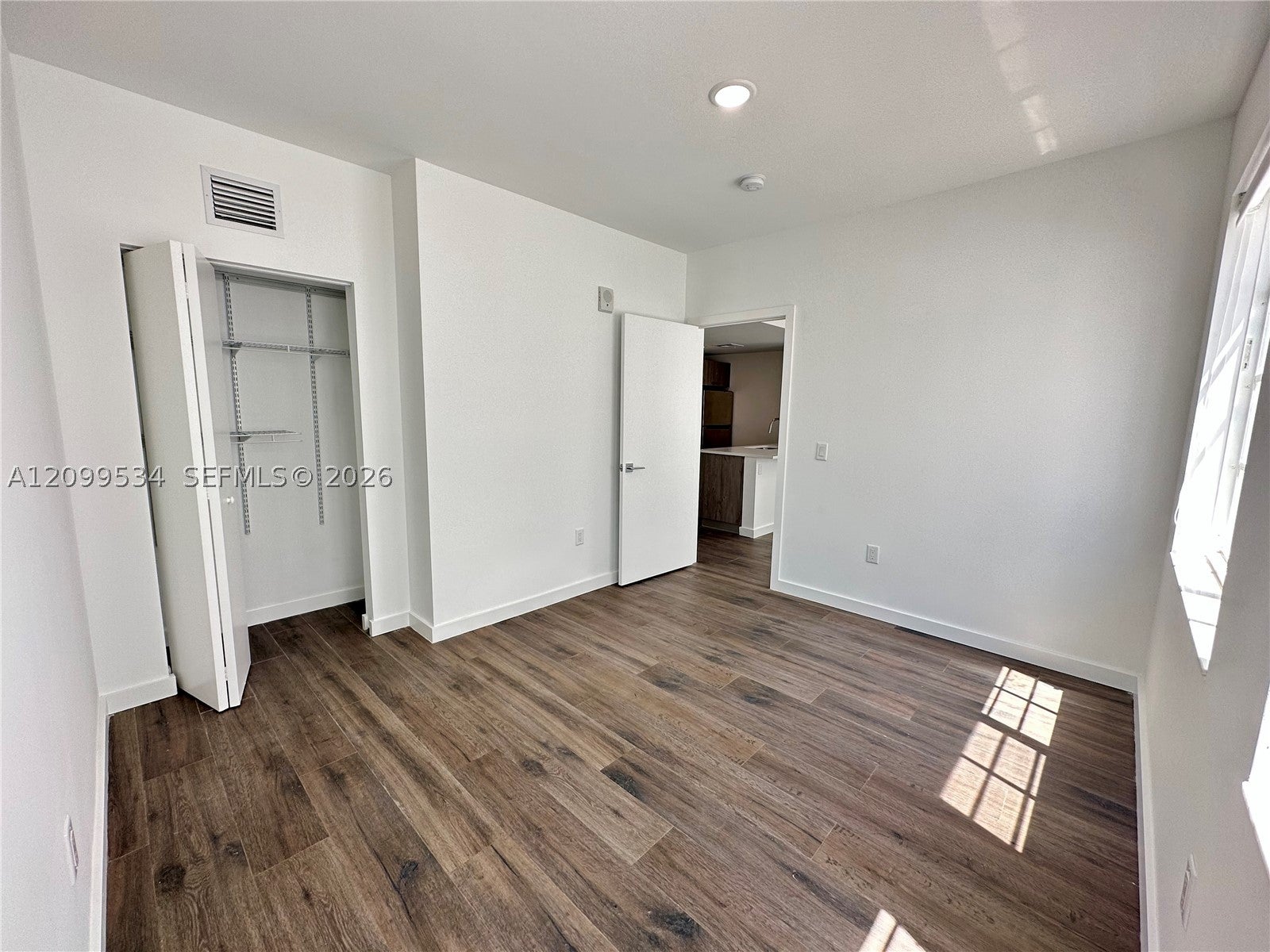1570 Euclid Ave 5