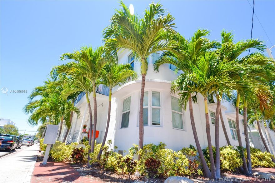 Breathtaking corner studio just steps away from the beach and close to all your favorite shops! This ample unit features separate dining area, modern and spacious kitchen will all SS appliances, chic light fixtures, polished wood flooring throughout, nice bathroom, and plenty of storage space. This building offers you a secure and gated entrance and with stunning landscaping. Pets are welcome. Easy to show and fast approval process!