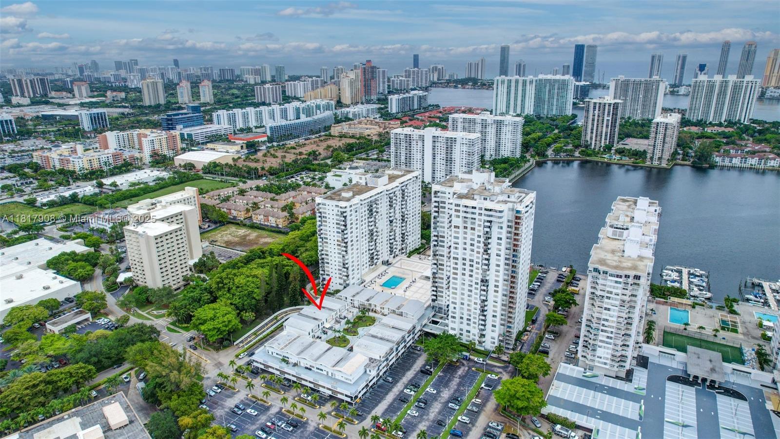 COMMODORE PLAZA CONDO - Residential