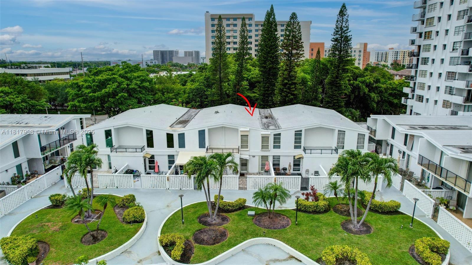 Property for Sale at 2730 Ne 183rd St Th03, Aventura, Miami-Dade County, Florida - Bedrooms: 2 
Bathrooms: 2  - $480,000
