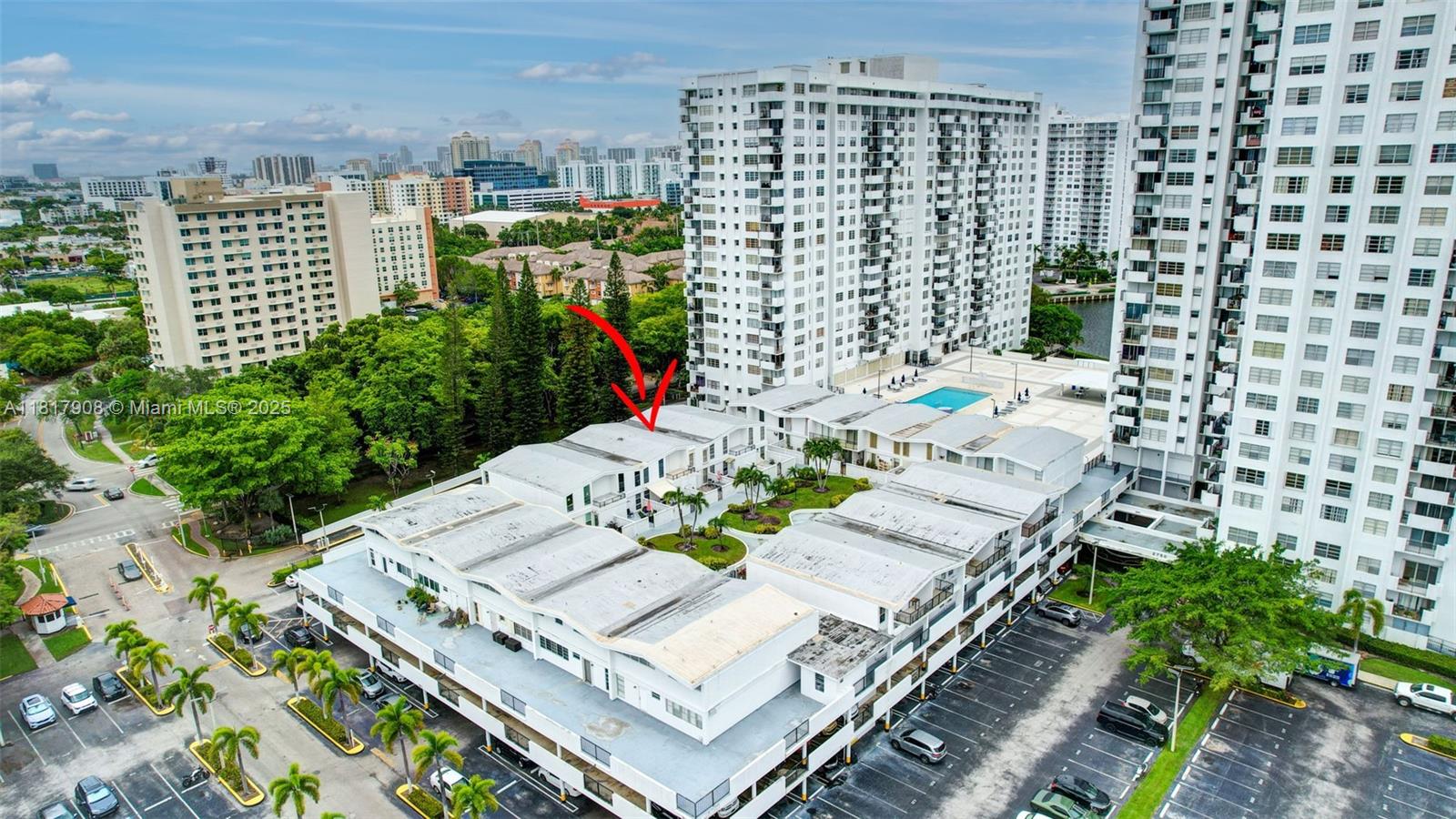 COMMODORE PLAZA CONDO - Residential