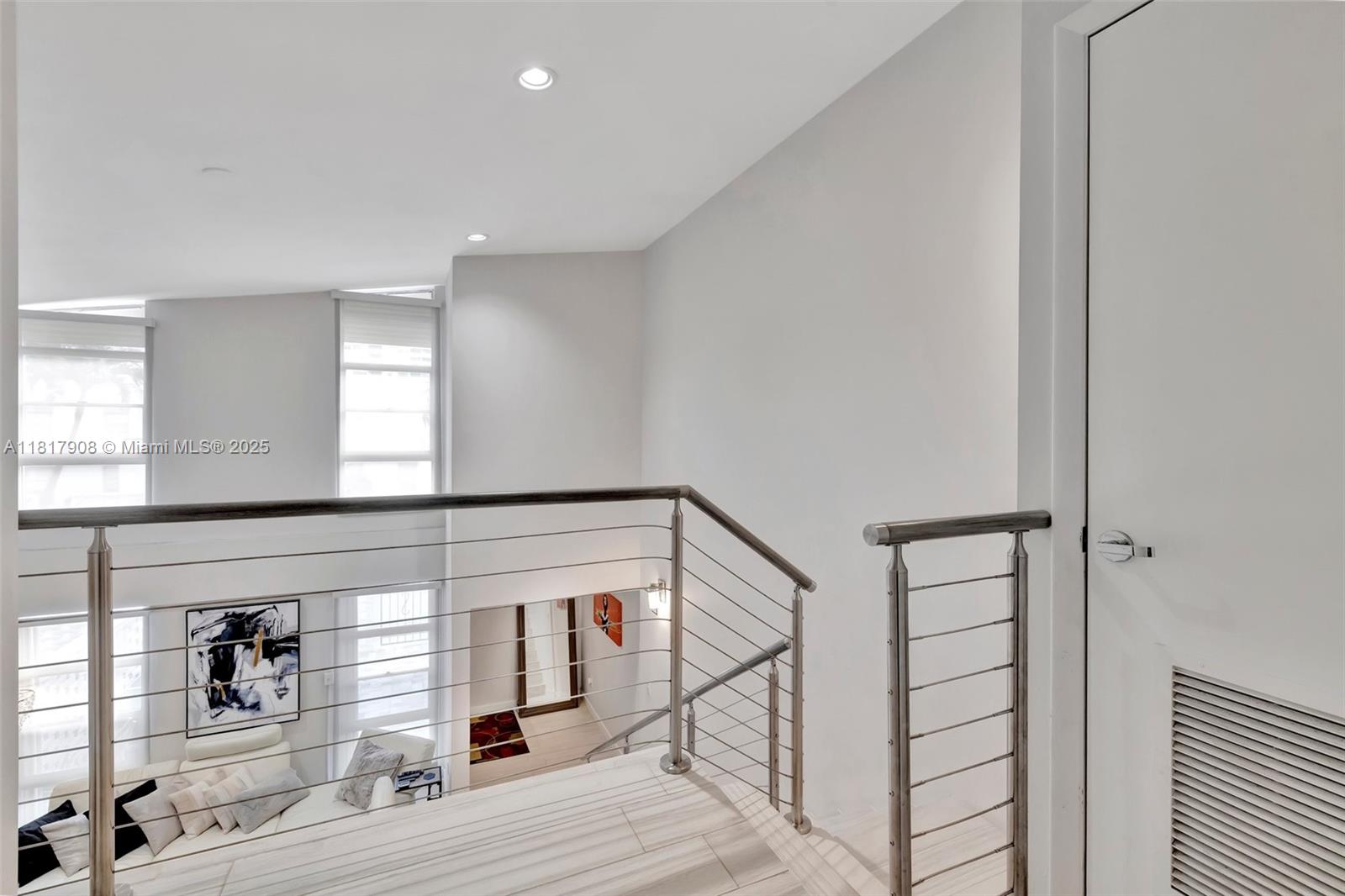 COMMODORE PLAZA CONDO - Residential