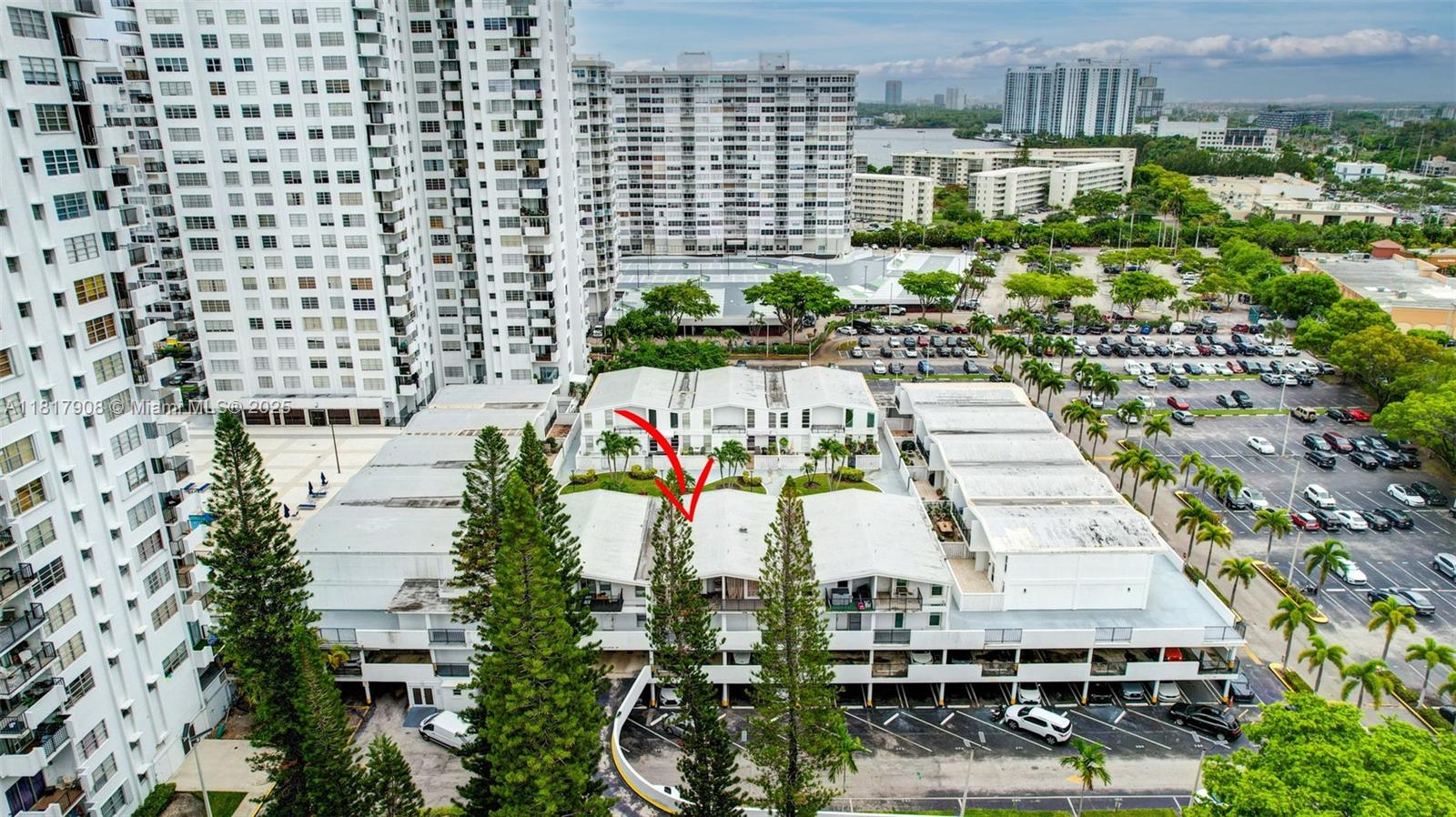 COMMODORE PLAZA CONDO - Residential