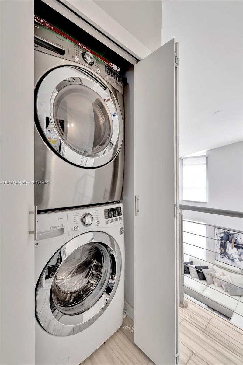 COMMODORE PLAZA CONDO - Residential