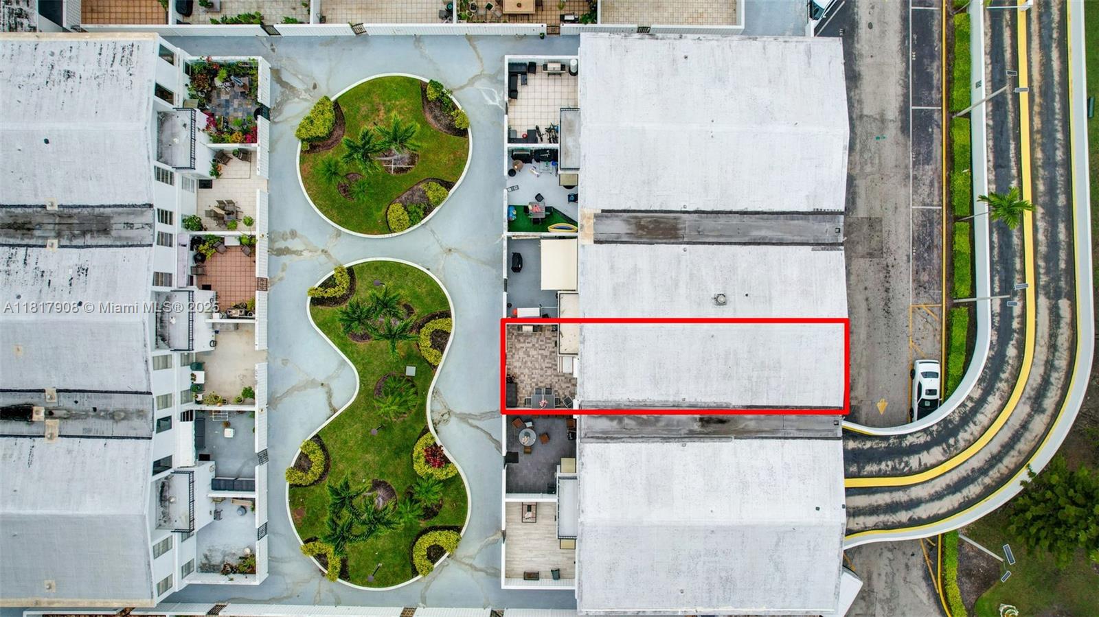 COMMODORE PLAZA CONDO - Residential