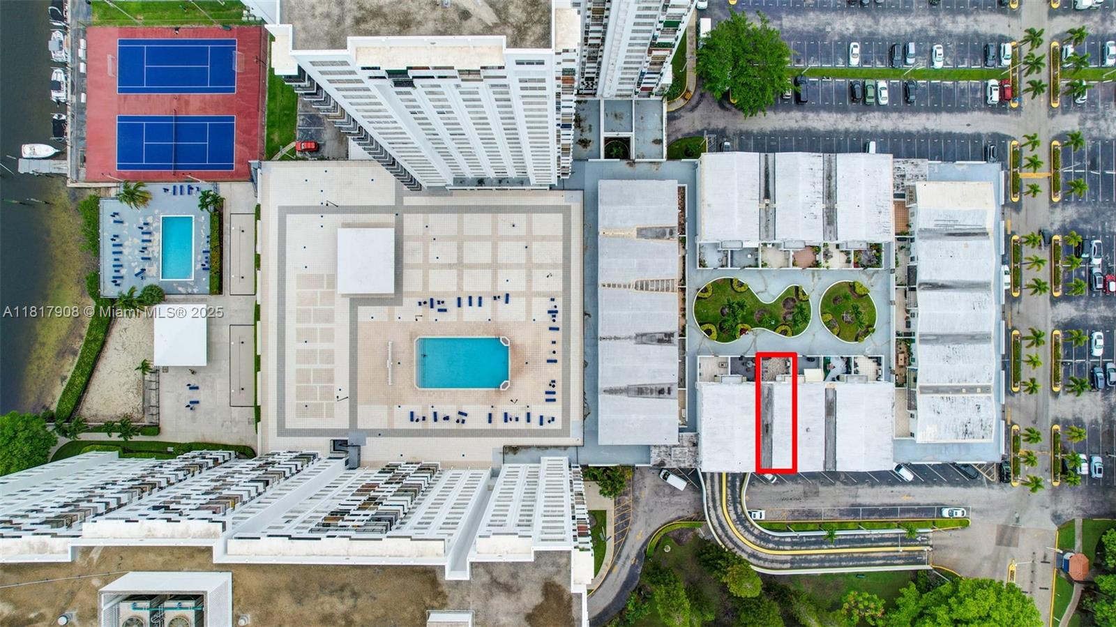 COMMODORE PLAZA CONDO - Residential