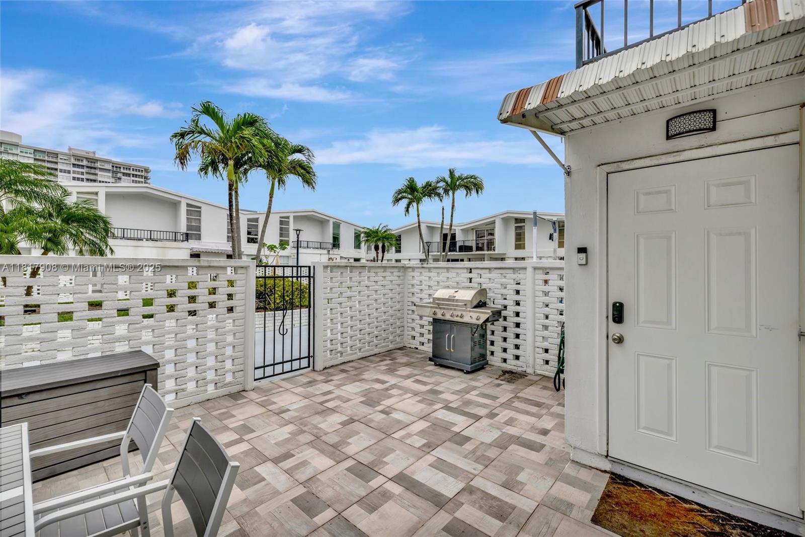 COMMODORE PLAZA CONDO - Residential