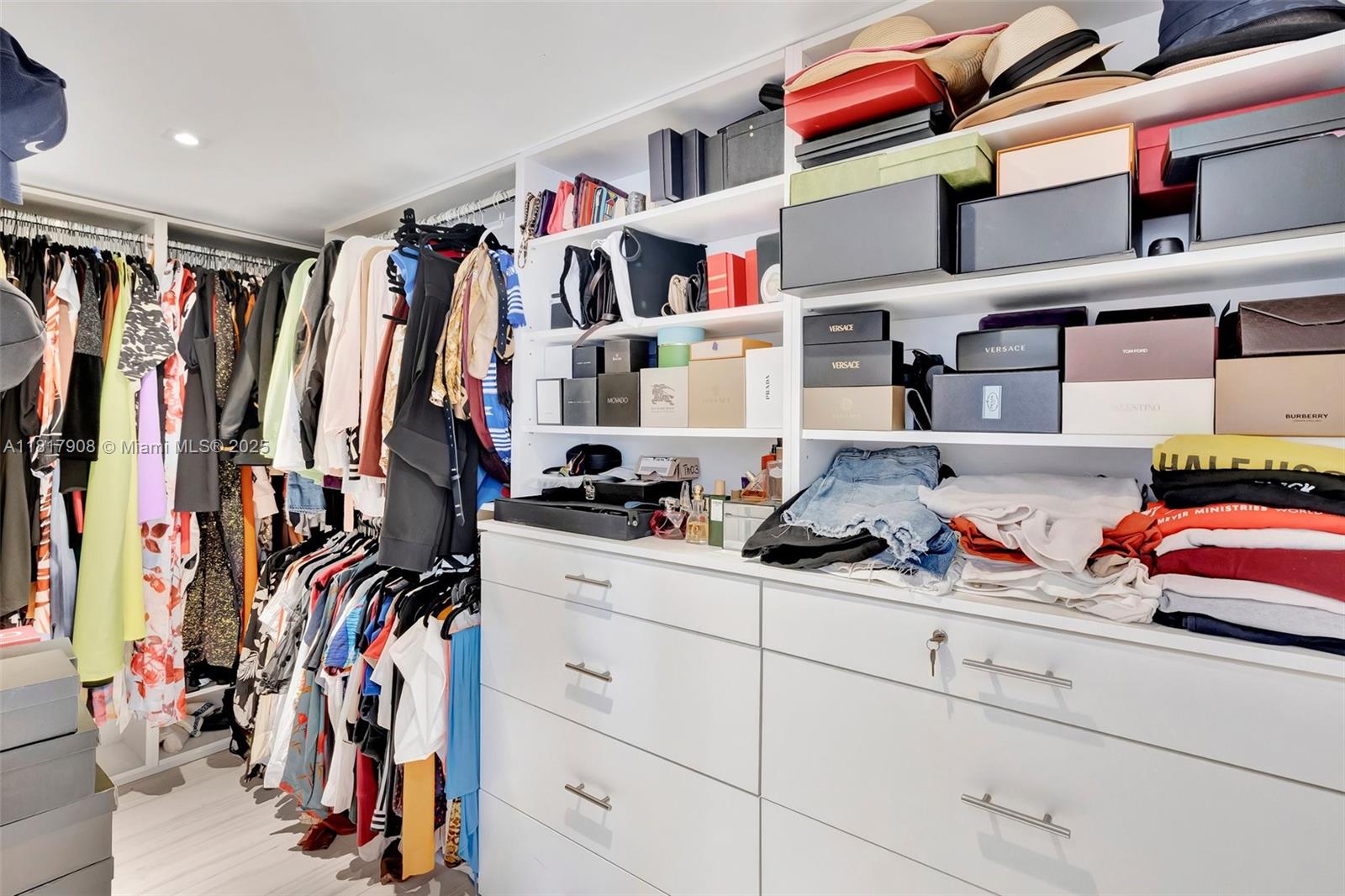 COMMODORE PLAZA CONDO - Residential