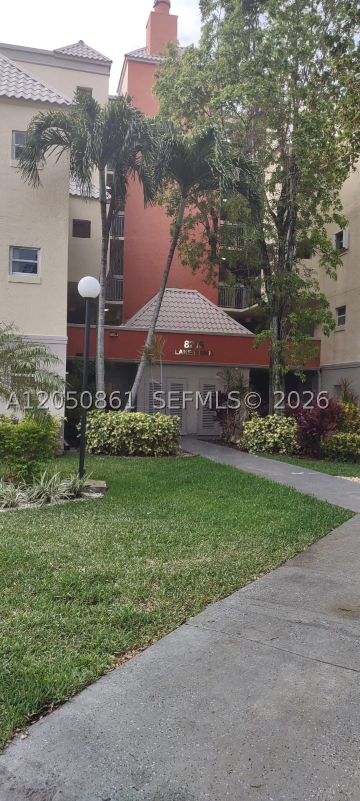 8215 Lake Dr 505 - Image 1