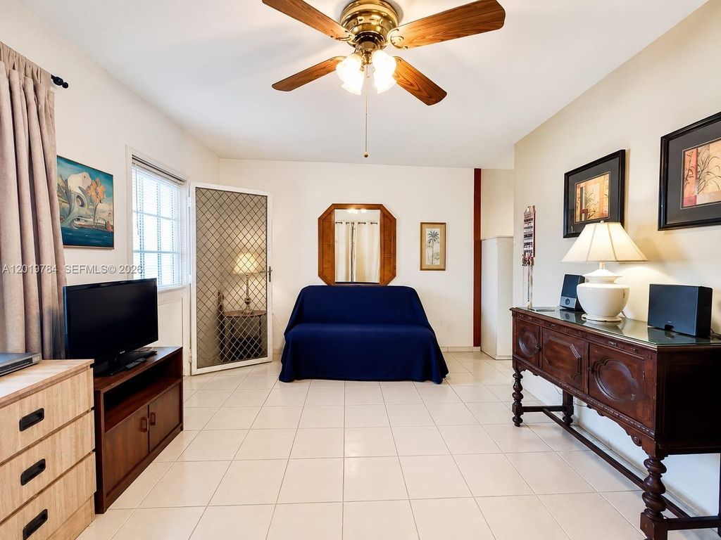 Photo of Hollywood, FL 33020 (MLS # A12019784)