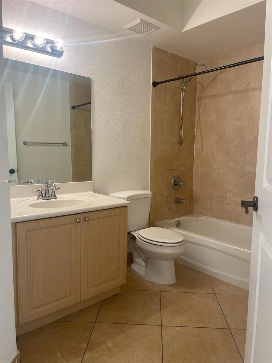 THE LUXOR RESIDENCES COND - Residential