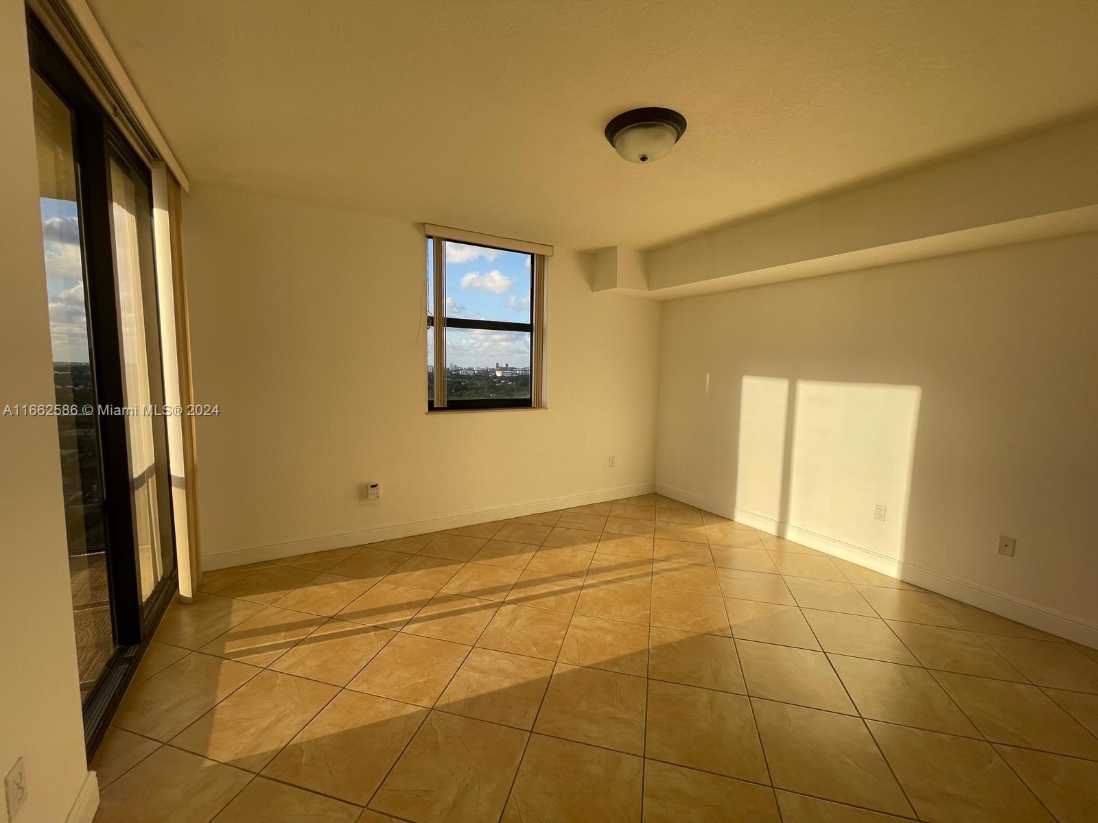 THE LUXOR RESIDENCES COND - Residential