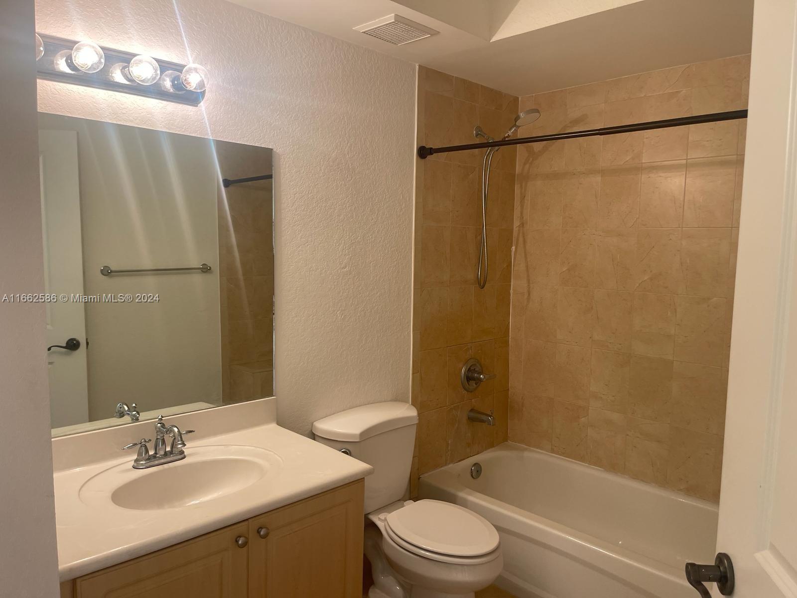 THE LUXOR RESIDENCES COND - Residential