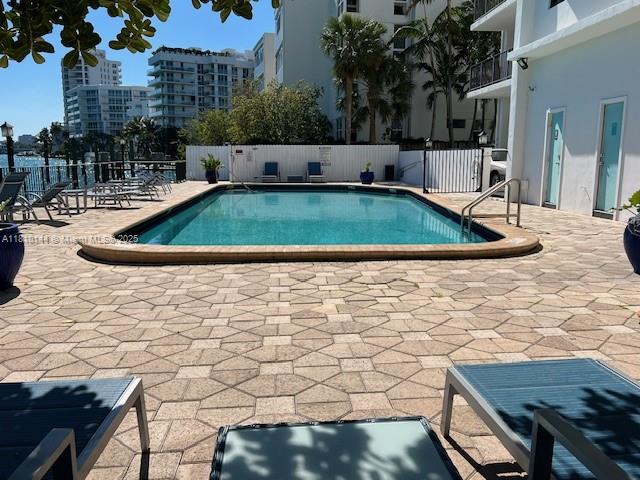 10101 E Bay Harbor Dr 401