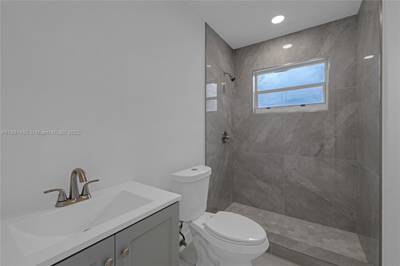 PINE TREE PARK 1ST ADDN - Residential