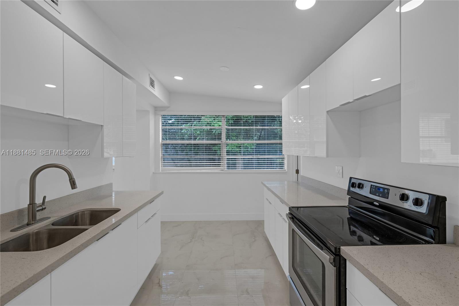 PINE TREE PARK 1ST ADDN - Residential