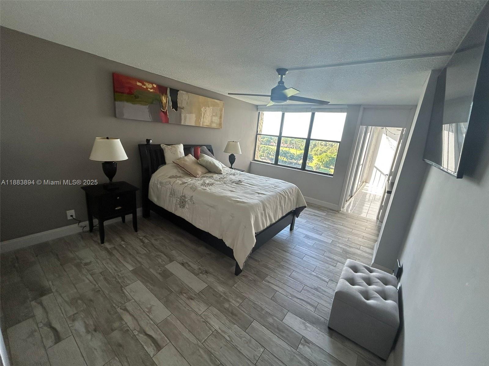 COUNTRY CLUB APTS AT - Residential Lease