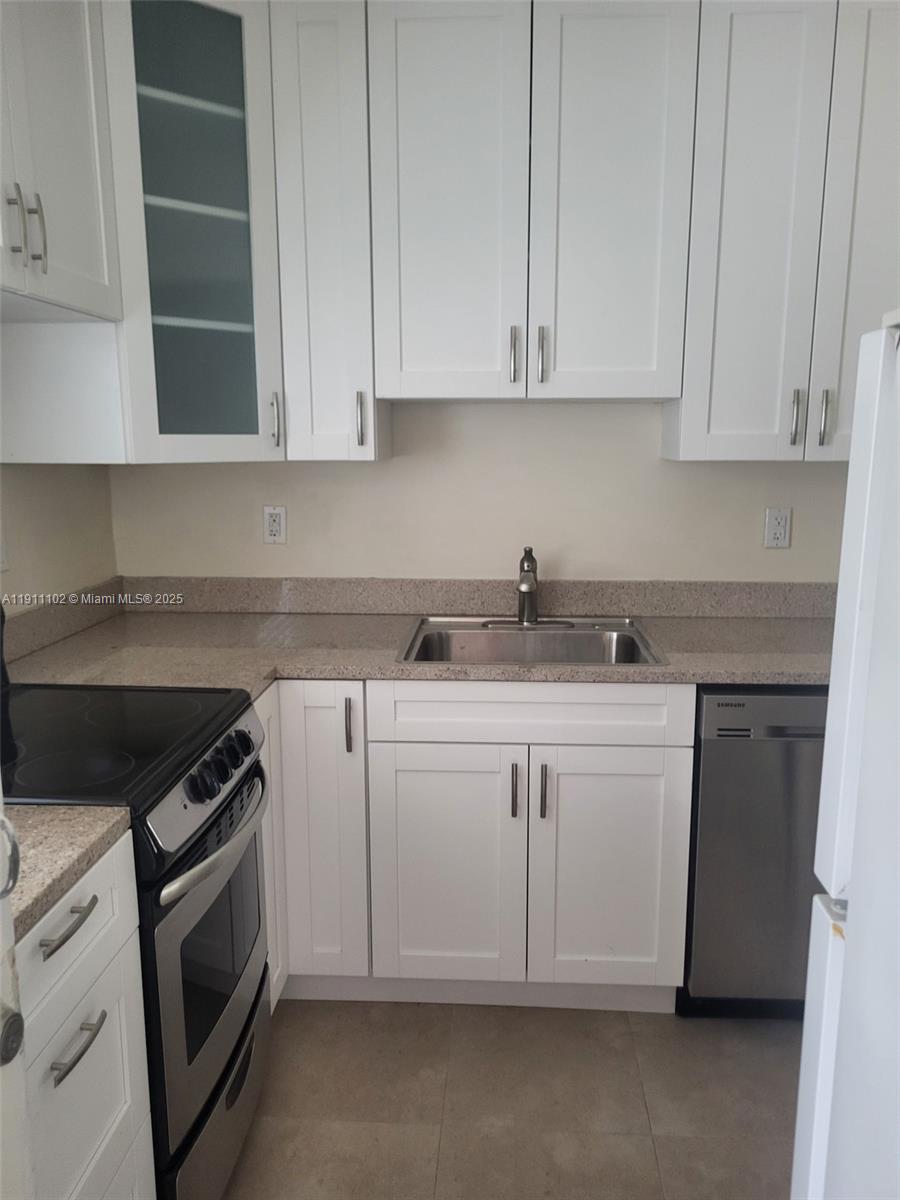 C GAB DOUGLAS SEC - Residential Lease