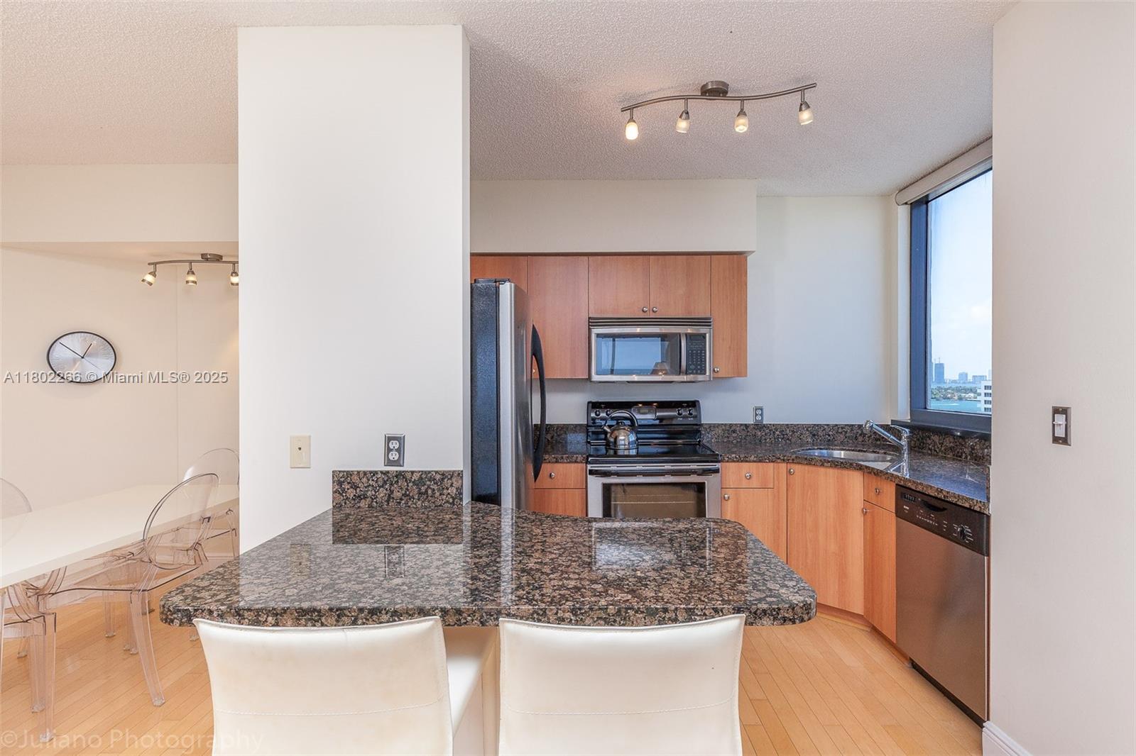 1330 West Ave 1613