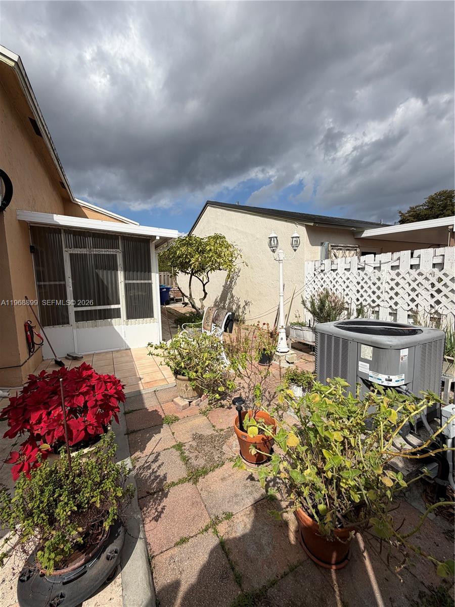 COUNTRY LAKE HOMES 2ND AD - Residential