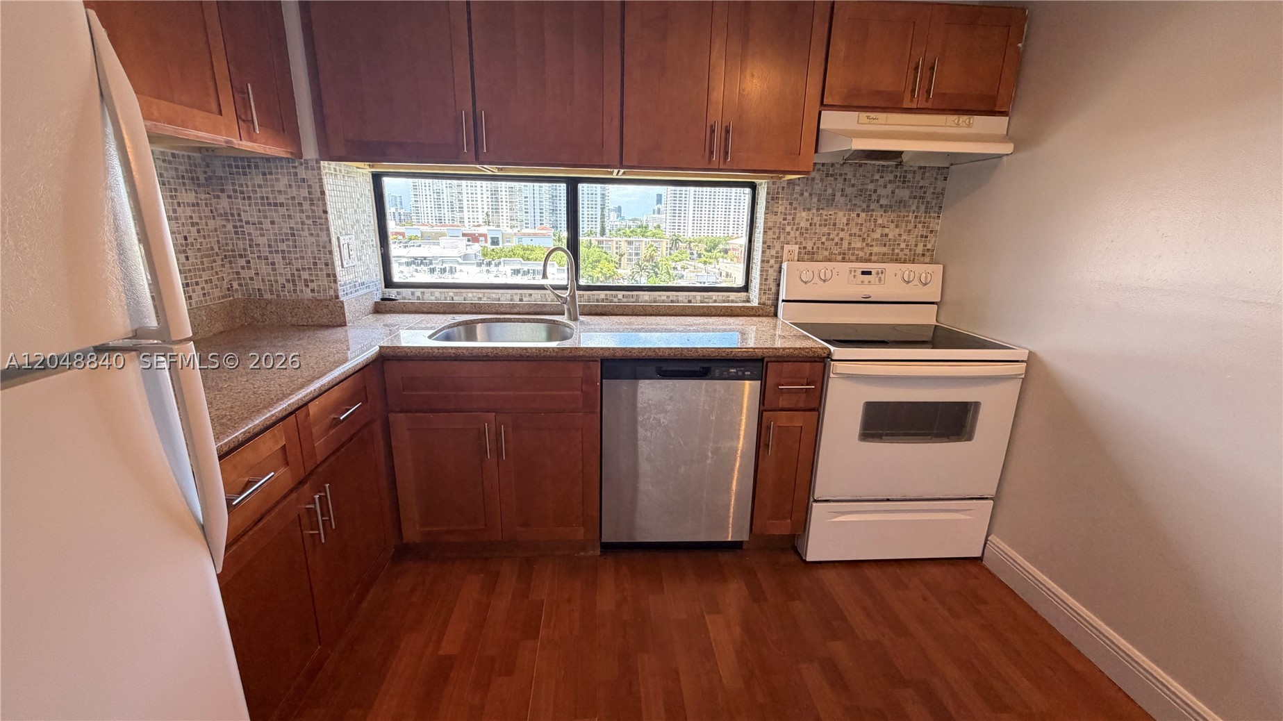 17021 N Bay Rd 914