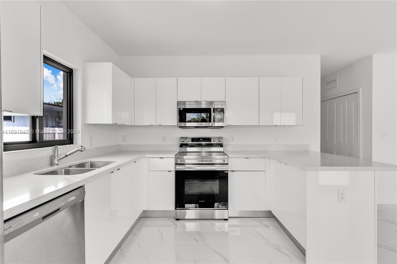 SYMMES - SHARMAN TRACT - Residential Lease