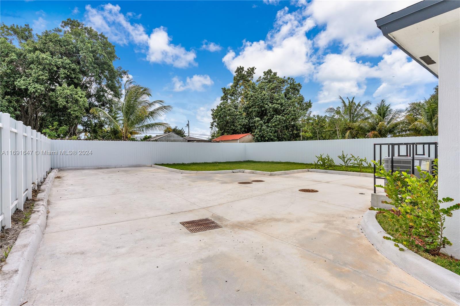 SYMMES - SHARMAN TRACT - Residential Lease