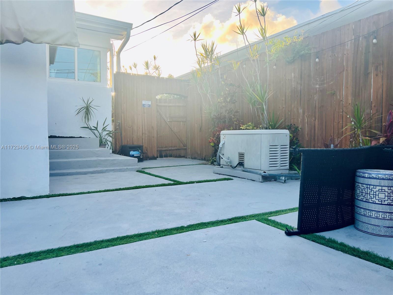 TREASURE PLAZA - Residential