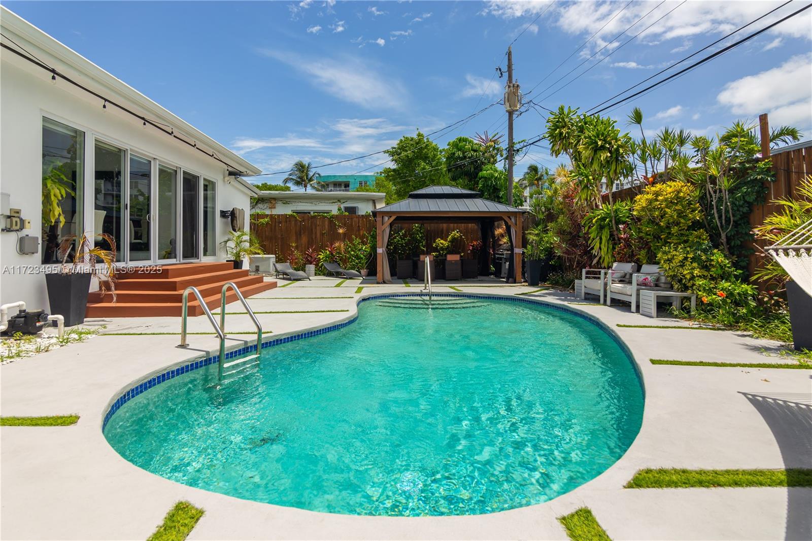 TREASURE PLAZA - Residential