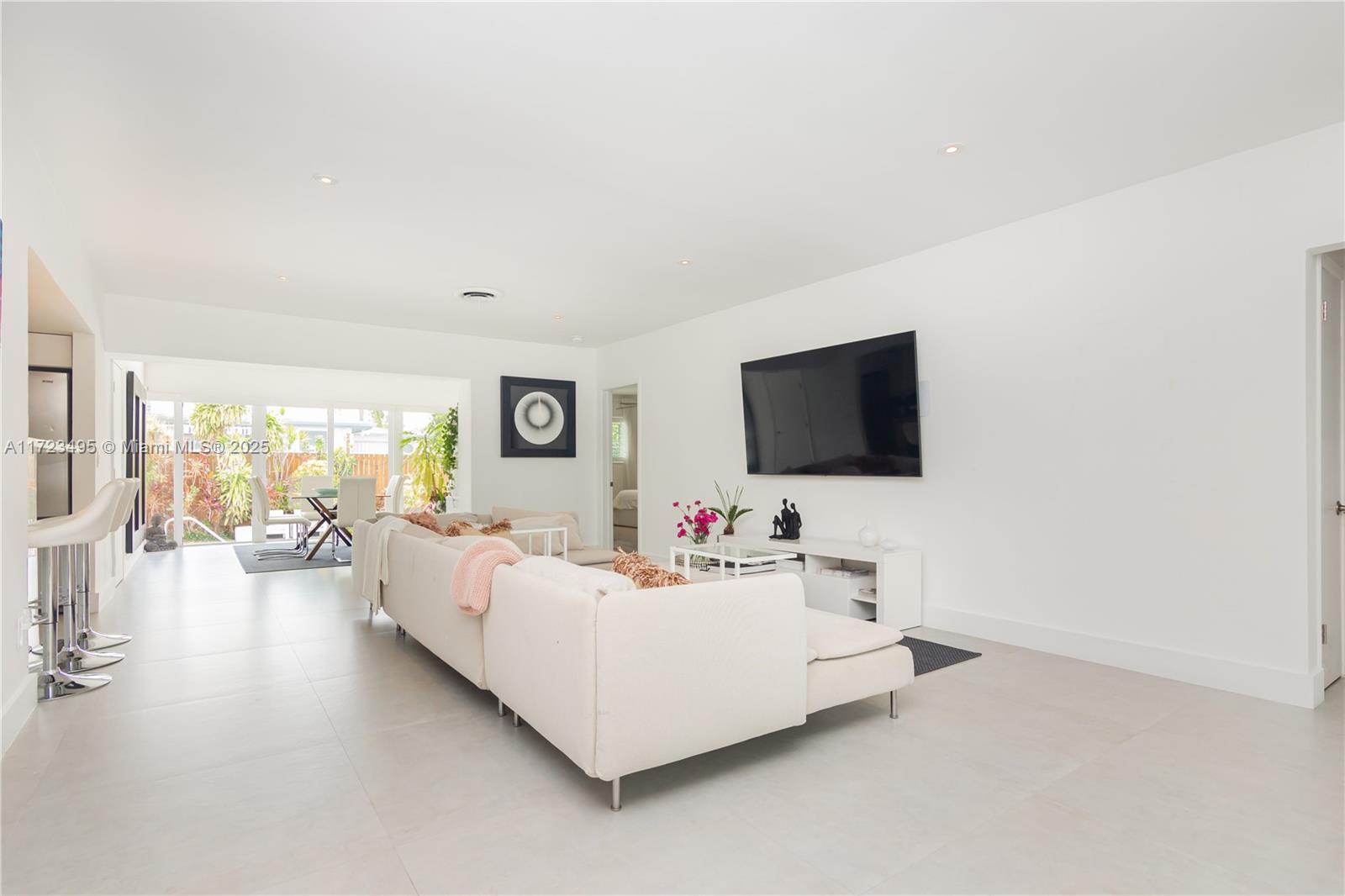 TREASURE PLAZA - Residential