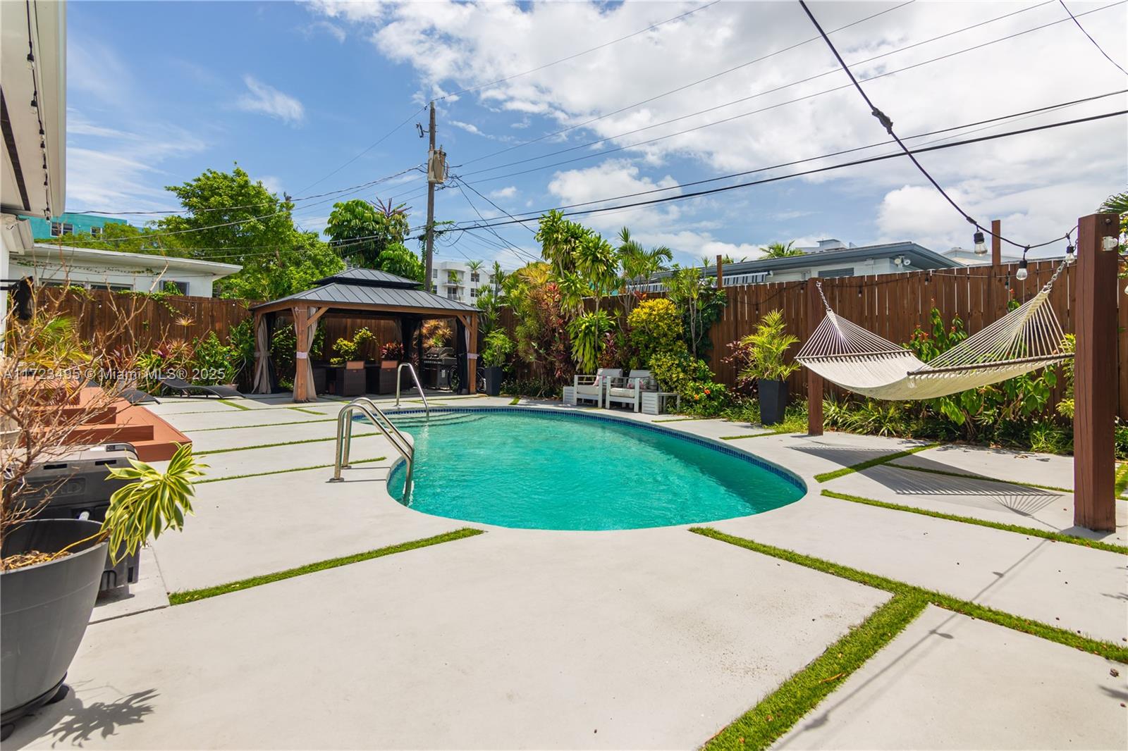 TREASURE PLAZA - Residential