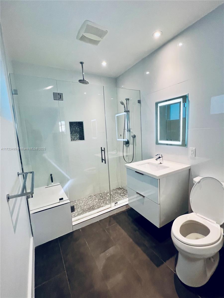 TREASURE PLAZA - Residential