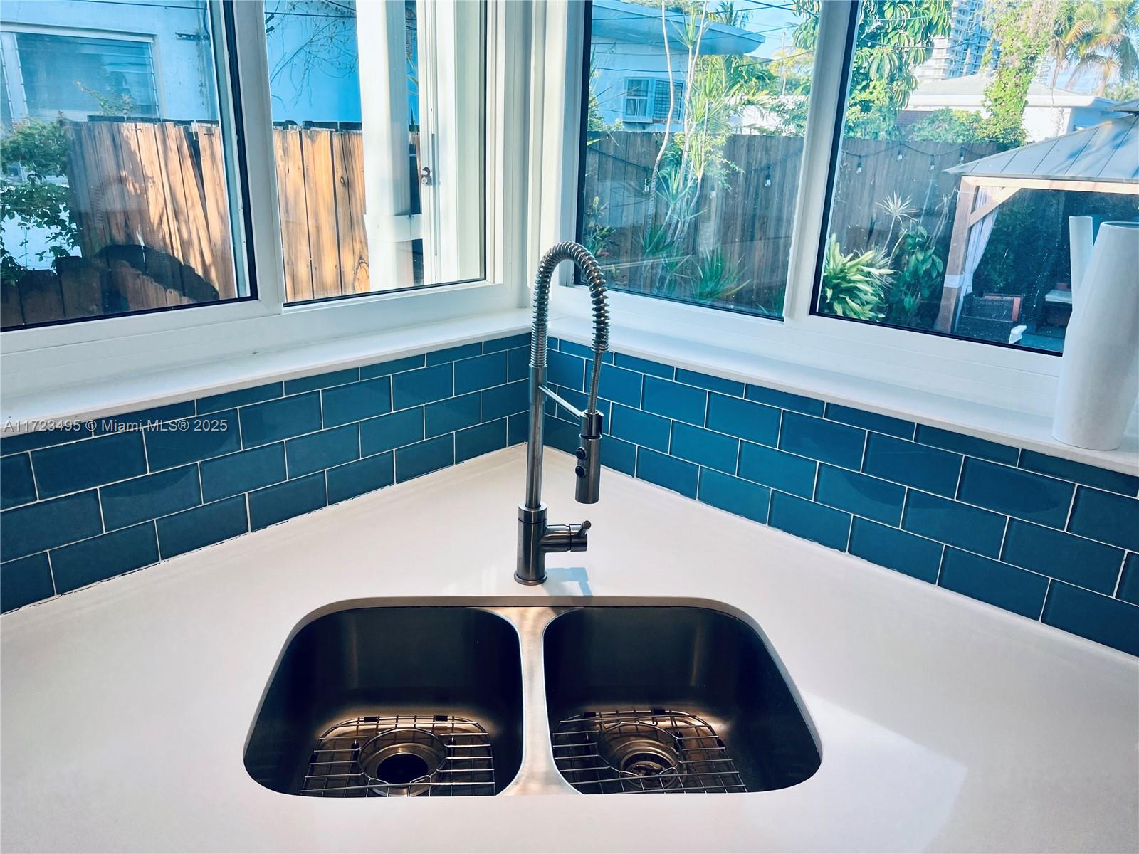 TREASURE PLAZA - Residential