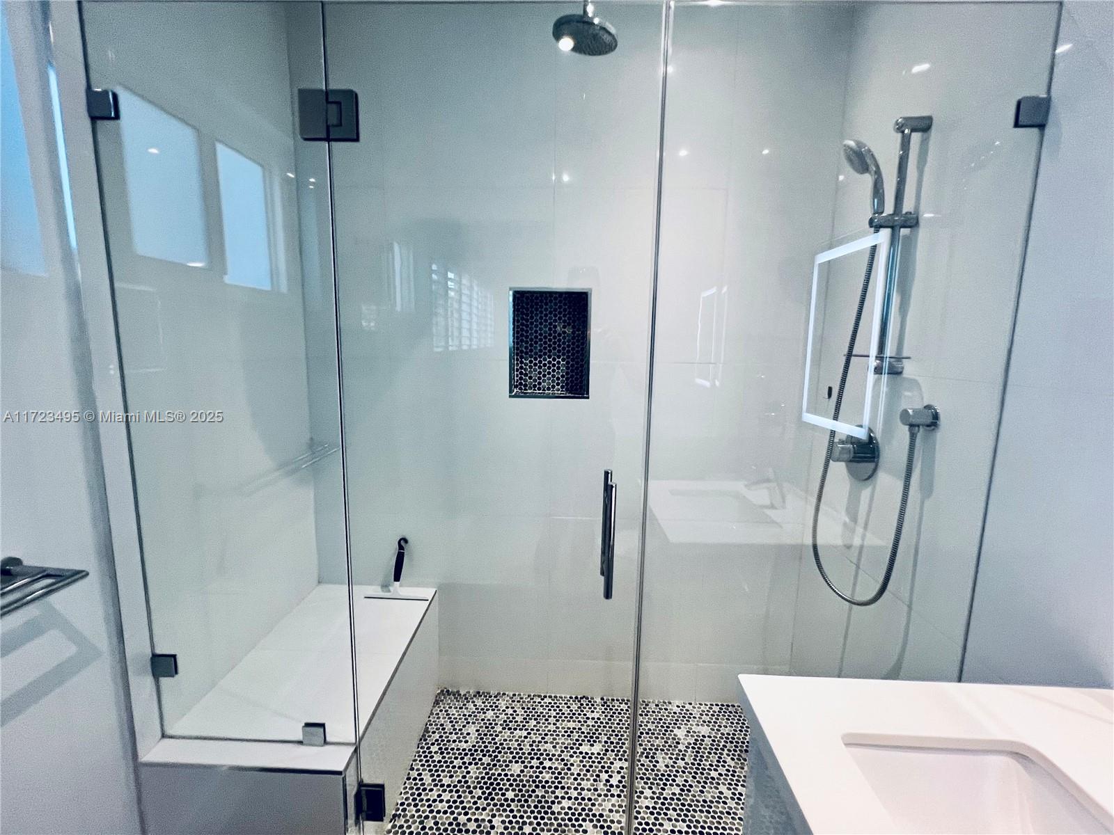 TREASURE PLAZA - Residential