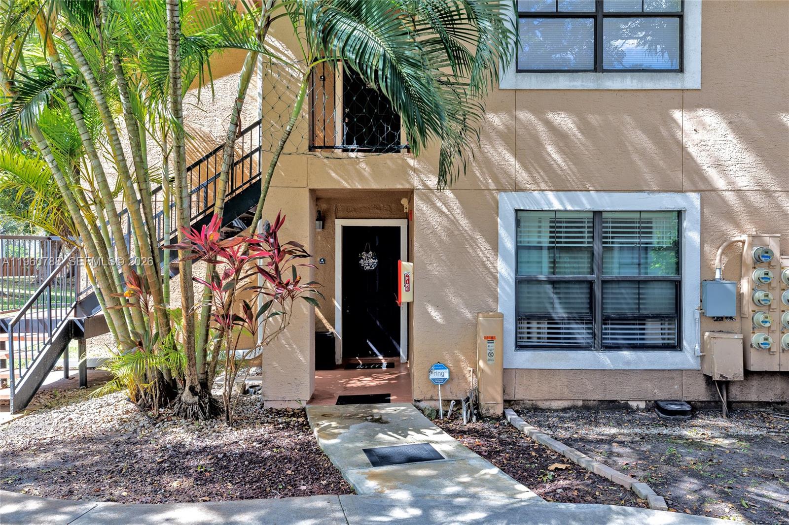 VISTA LAGO AT THE HAMMOCK - Residential