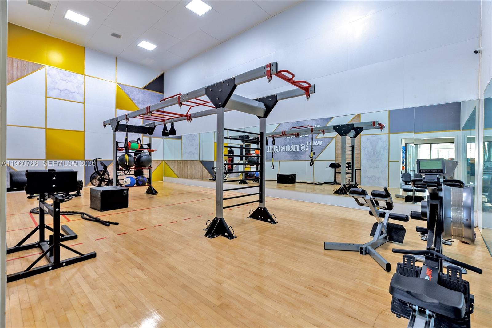 VISTA LAGO AT THE HAMMOCK - Residential