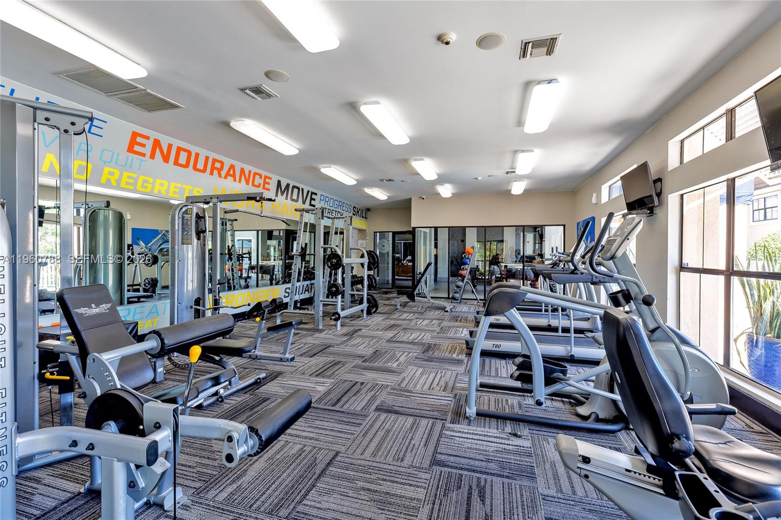 VISTA LAGO AT THE HAMMOCK - Residential