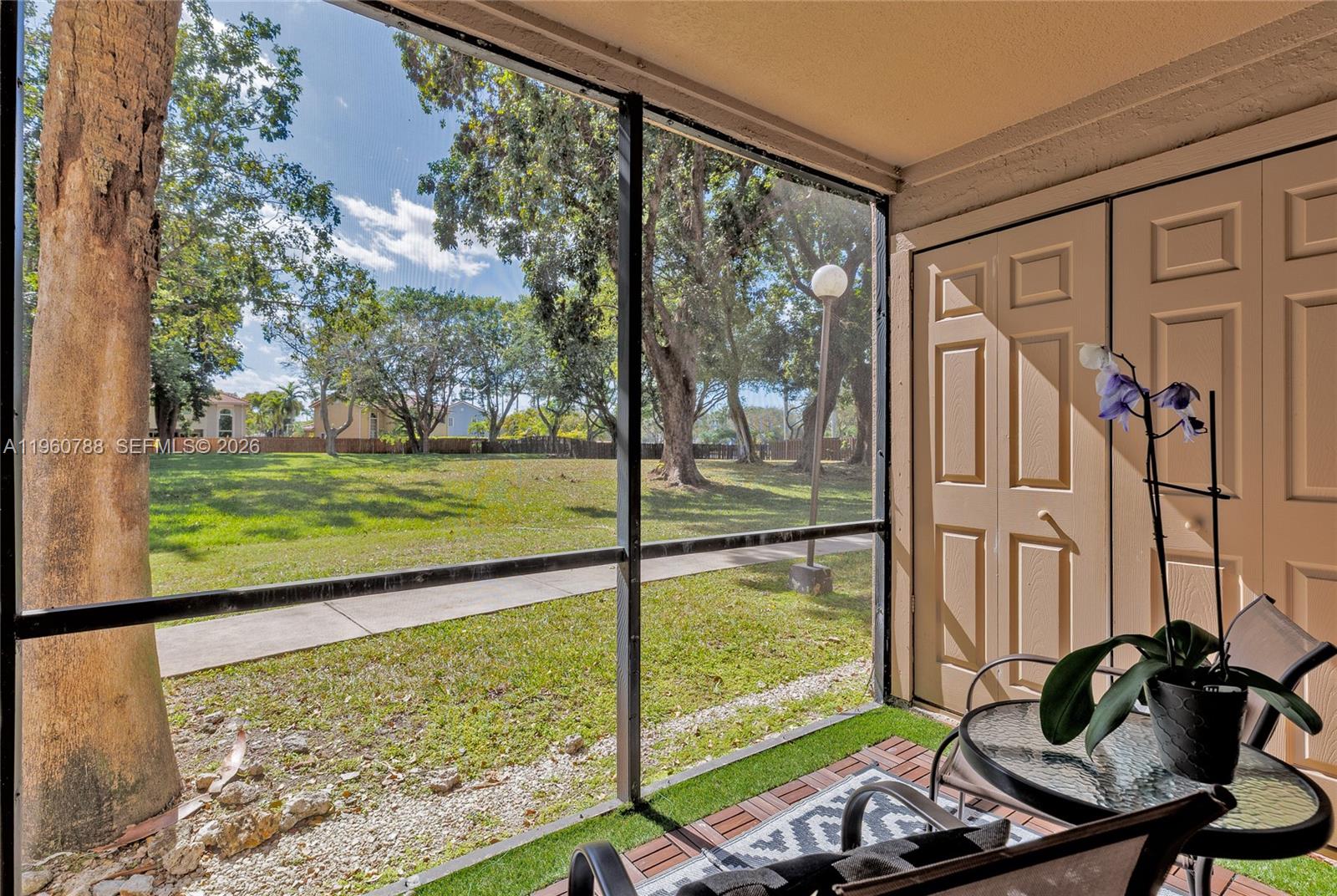 VISTA LAGO AT THE HAMMOCK - Residential